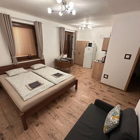 Apartman Losonci Nesvady- Pre 2 Osoby Studio Exterior foto